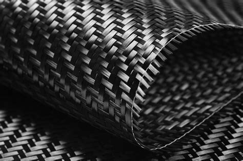  Reinforced Carbon Fiber: Un Materiale Rivoluzionario per l’Aerospaziale e le Applicazioni ad Alta Resistenza!